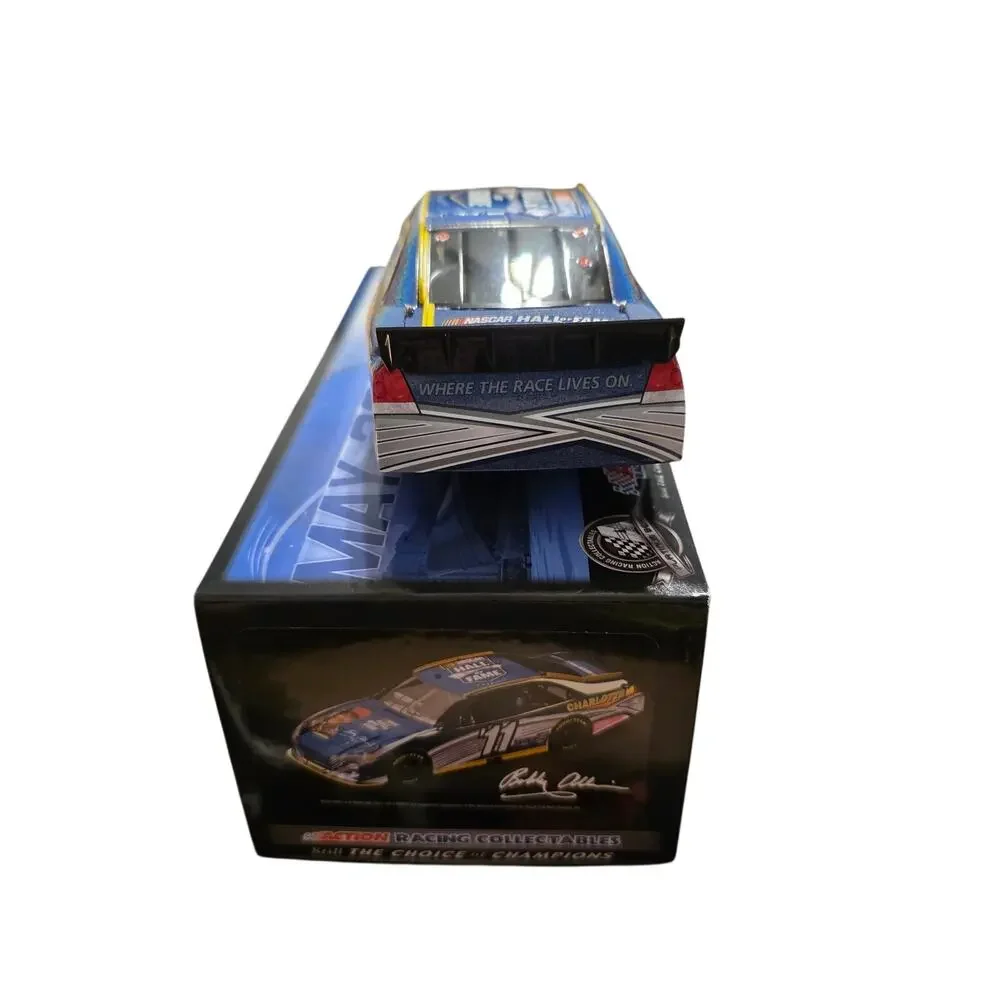 Bobby Allison #11 NASCAR Hall of Fame 2011 Flashcoat 1:24 Diecast 1/896 Action